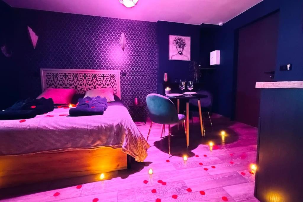 Love Room L' Orientale / Jacuzzi / Sauna Chateau-Landon Zewnętrze zdjęcie